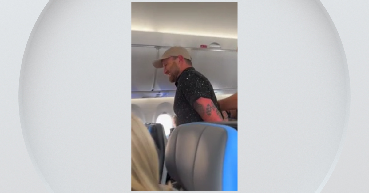 Unruly passenger facing charges after disruption causes flight to divert to Colorado, FBI says 