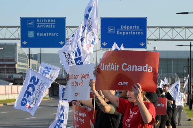 Air Canada Union participates in the strike activity, in Dorfal 