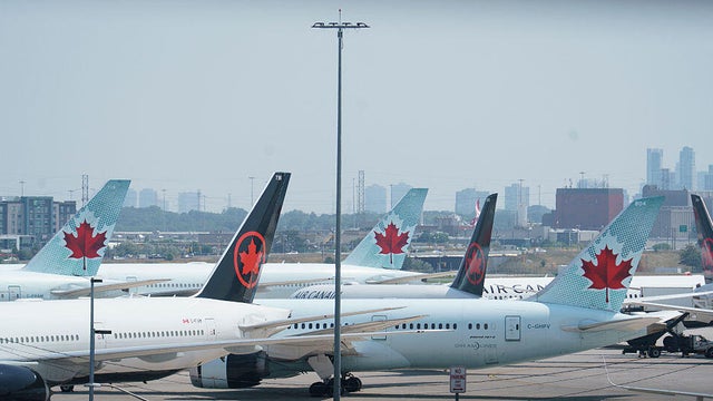 CANADA-AVIATION-LABOUR 