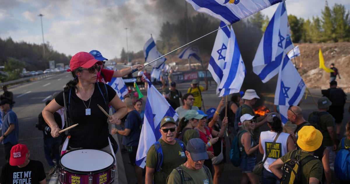 Protesters in Israel conduct nationwide strike to demand ceasefire and release of hostages from Gaza Protesters in Israel conduct nationwide strike to demand ceasefire and release of hostages from Gaza