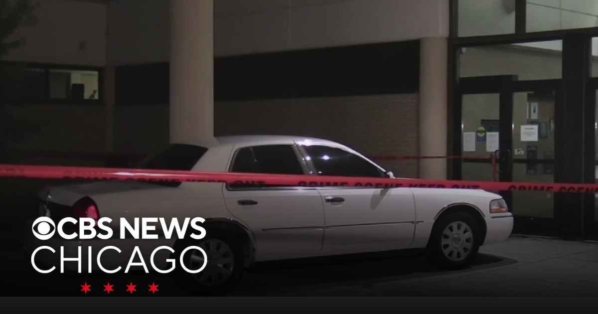 Shots fired outside police station on Chicago's Northwest Side - CBS ...