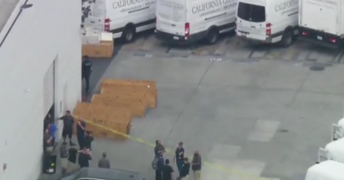 Huntington Beach police investigate shooting, leaving 1 person injured 