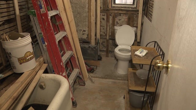 Dilapidated bathroom 