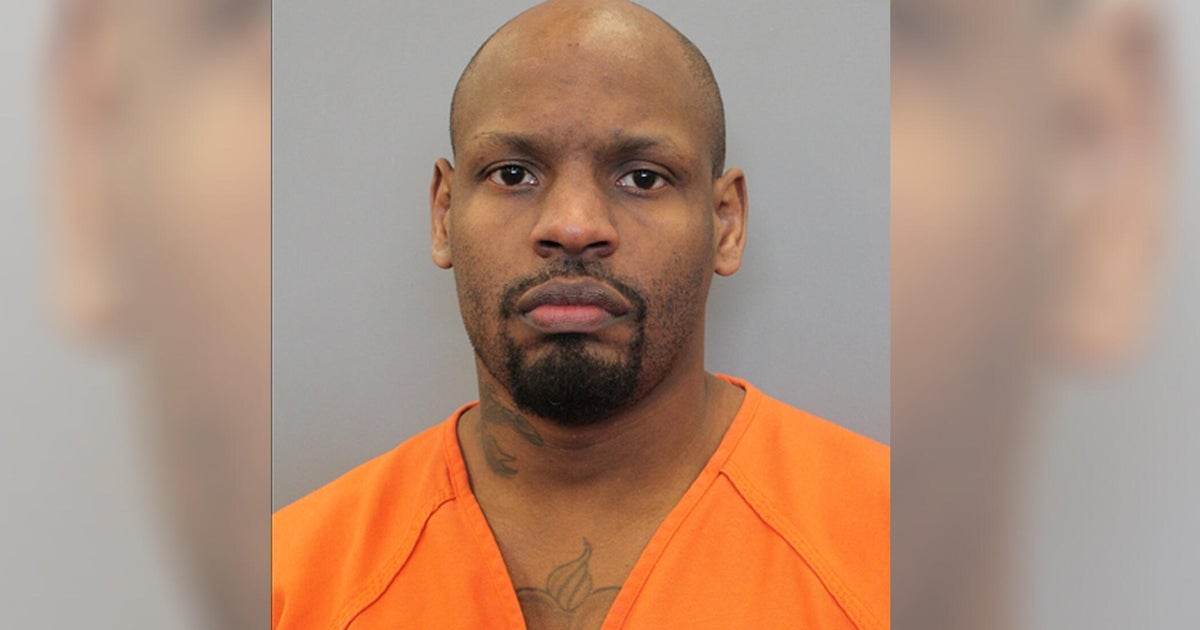Manhunt underway for Texas man mistakenly released from jail 