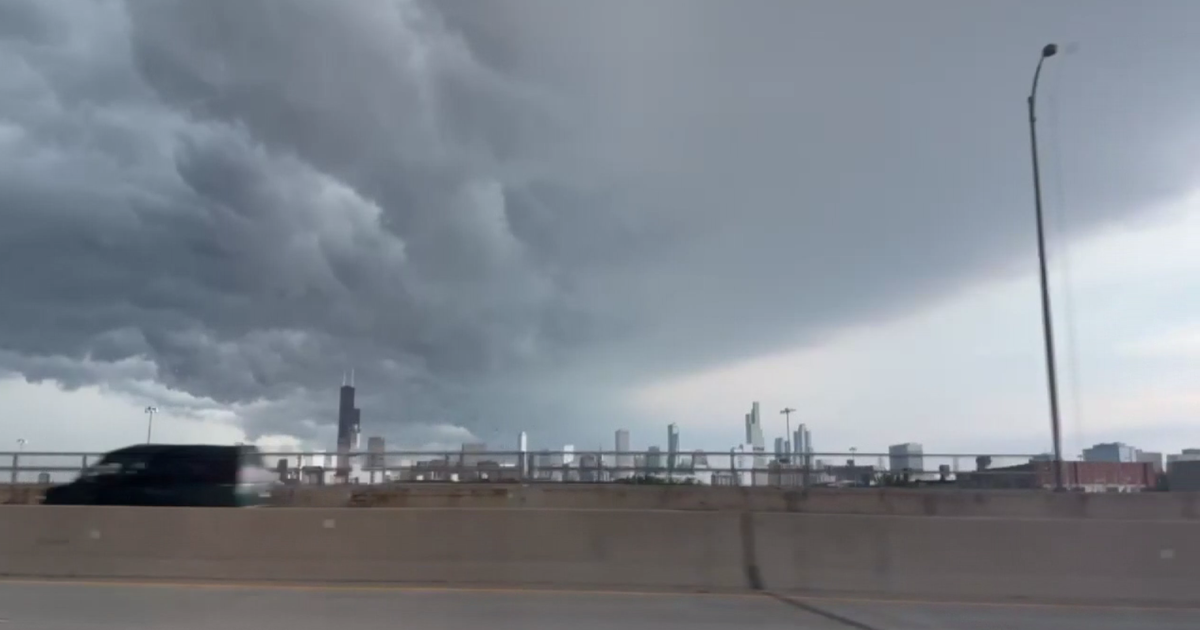 Storms cause damage, flooding, outages in Chicago area 