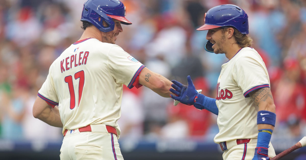 Phillies cap off sweep of Mariners with 20-hit, 11-run clobbering 