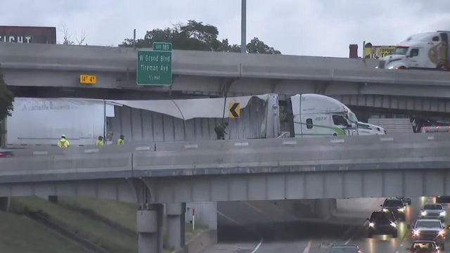 truck-crash-slider.jpg 