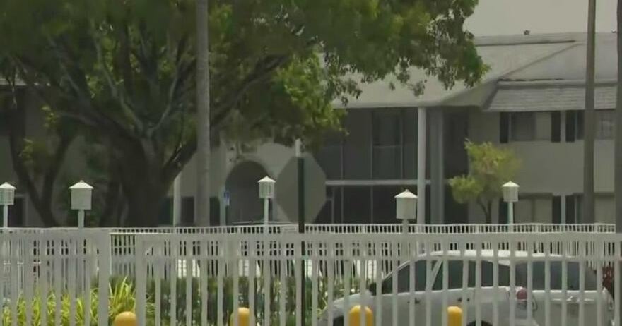 Girl fights back during attempted sexual battery near MIami Gardens, MDSO says – CBS News