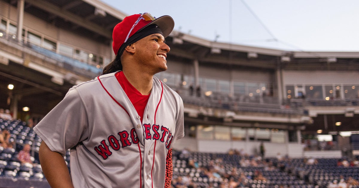Red Sox Call Up No. 3 Prospect Jhostynxon Garcia