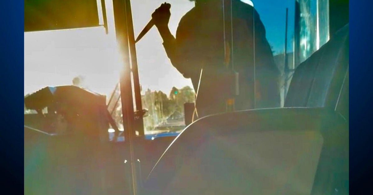San Jose bus driver attacked by knife-wielding passenger 