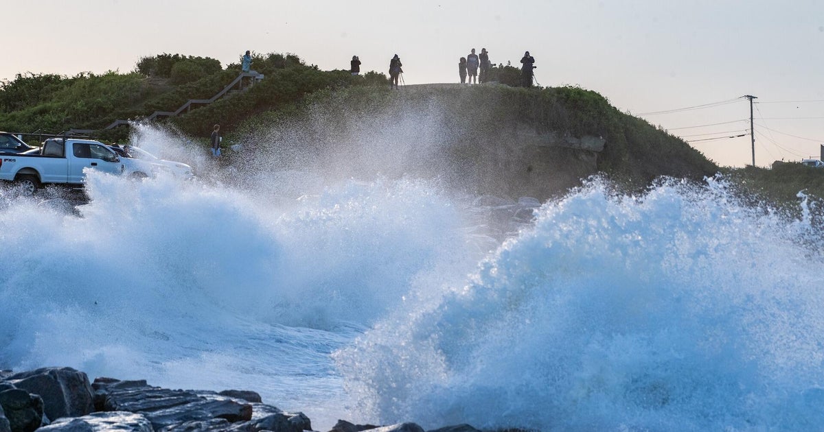 Hurricane Erin effects will persist in East Coast as storm moves into Atlantic Ocean