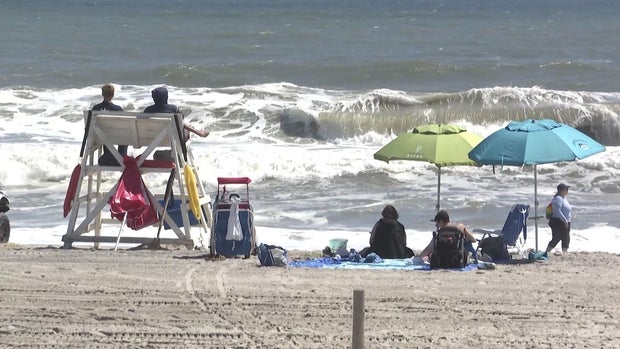 sloan-5p-pkg-nj-hurrica-wcbseufl-hi-res-still-00-00-3914.jpg 