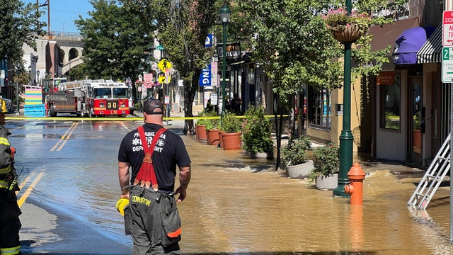 philadelphia-fire-department-at-main-street-manayunk-water-main-break.jpg 