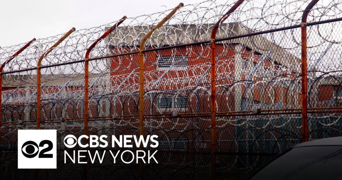 Inmate found dead in cell on Rikers Island - CBS New York