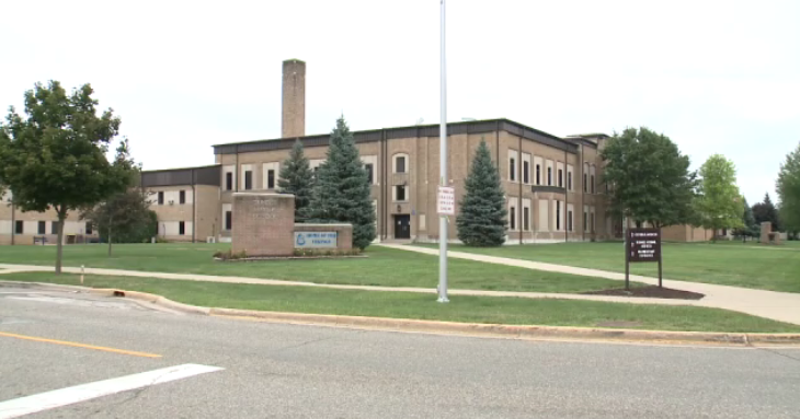 Mold testing at Dundee schools forces 2nd delay to start of classes 