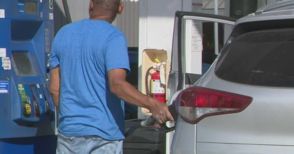 Florida gas prices dip ahead of Labor Day weekend