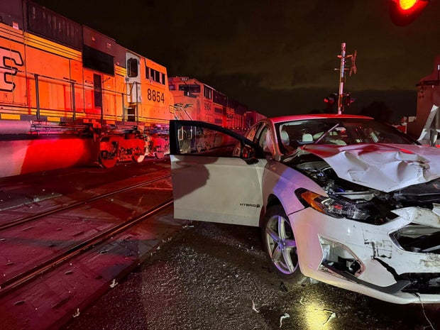 88th-train-vs-car-2-south-adams-fire-on-fb.jpg 