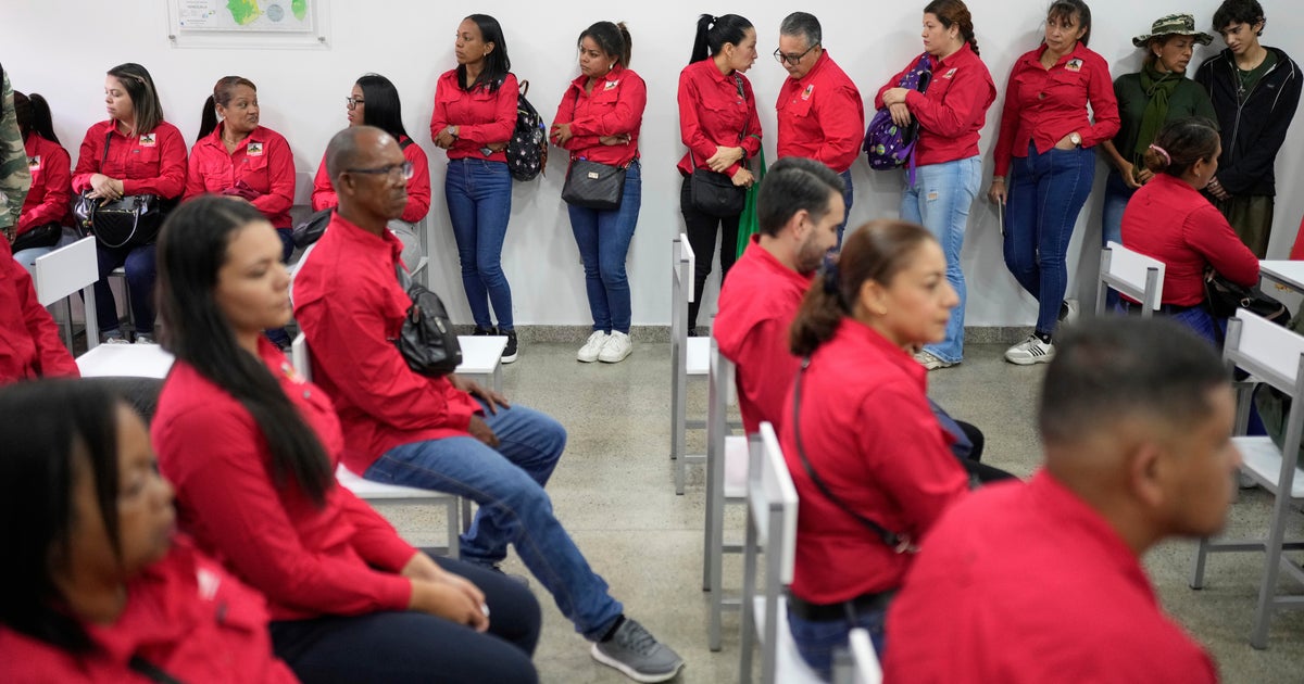 Venezuelans line up to join militia in response to "outlandish threats" by U.S.
