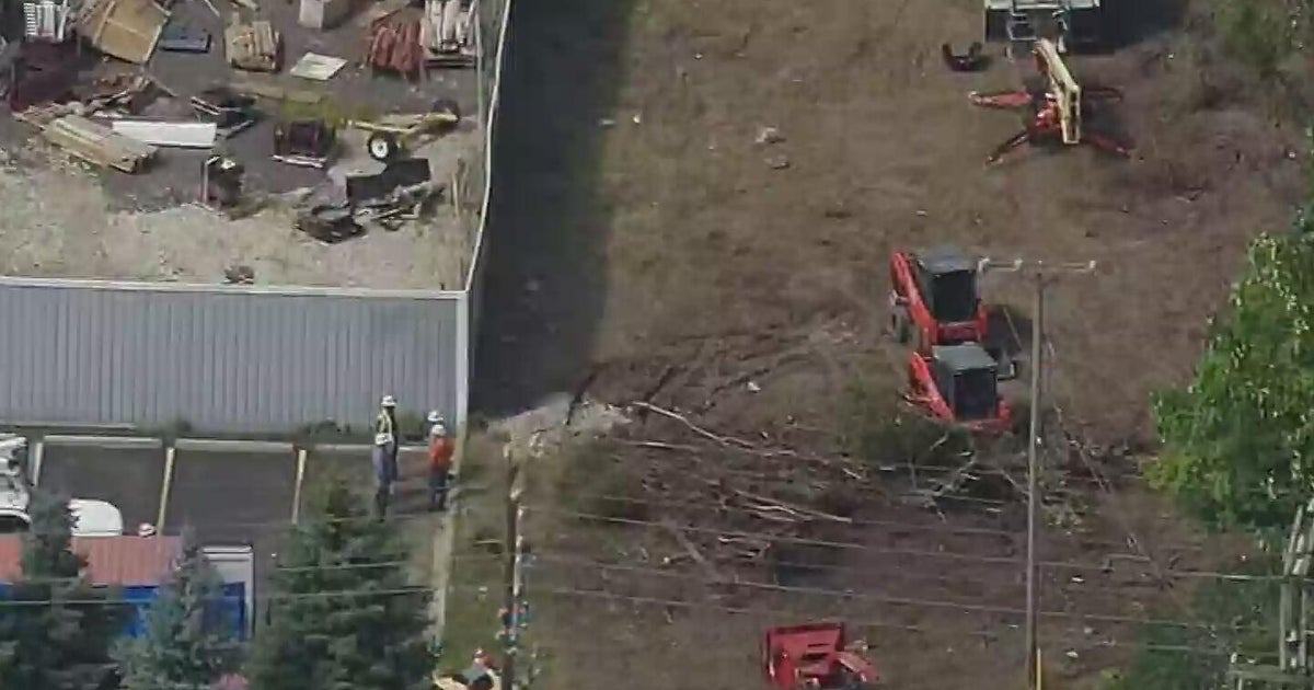 Man electrocuted after touching power line in Sterling Heights, police say