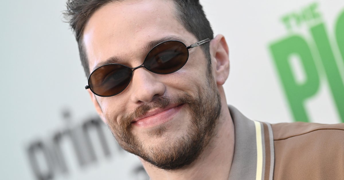 Pete Davidson stops at Pizza Lupo and drinks a Turner's iced tea 