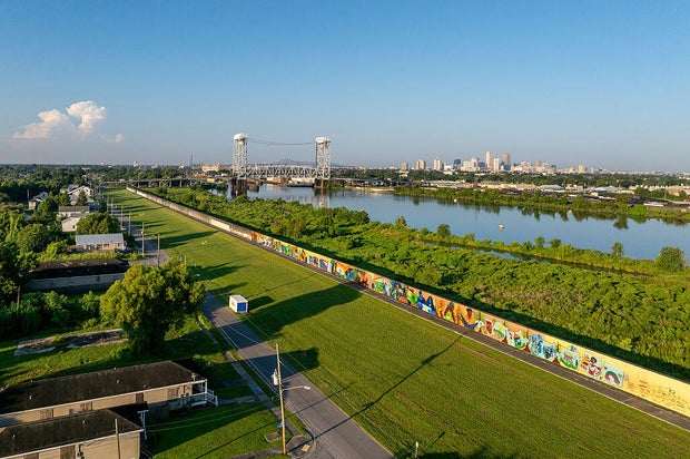 20 gadus pēc viesuļvētras “Katrina”, nevienmērīga atveseļošanās un jauni sākumi 