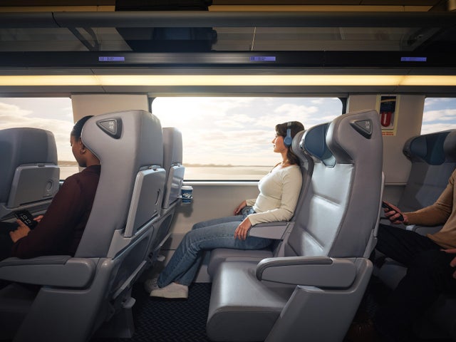 insideacela.jpg 