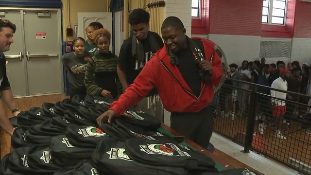 saquon-barkley-backpack-giveaway.jpg 