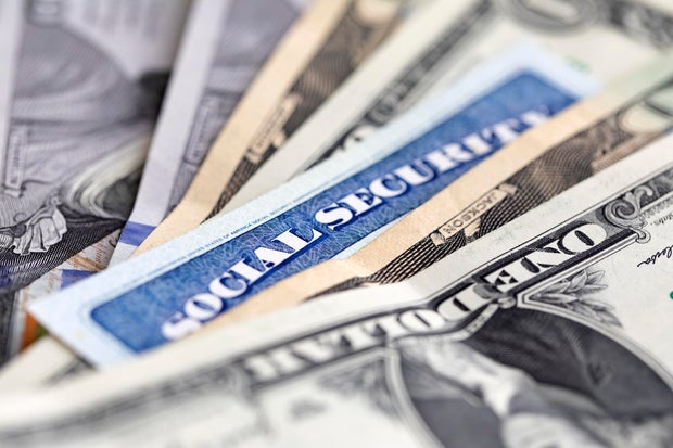 Social information paper with wealth