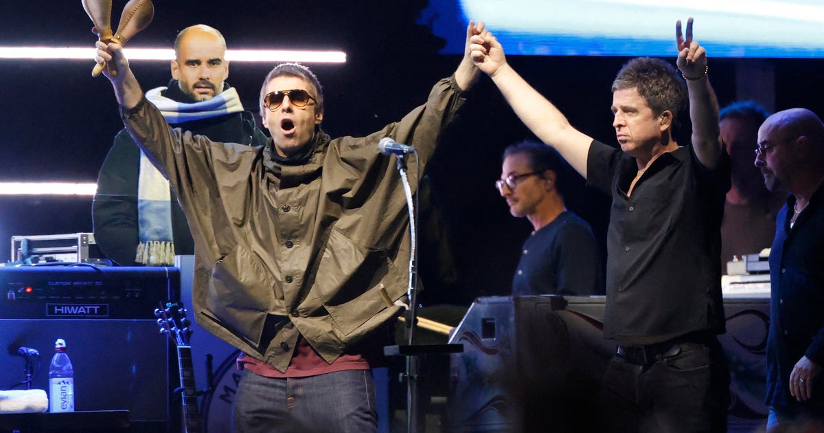Oasis Reunites for First U.S. Show in 17 Years at Chicago Soldier Field