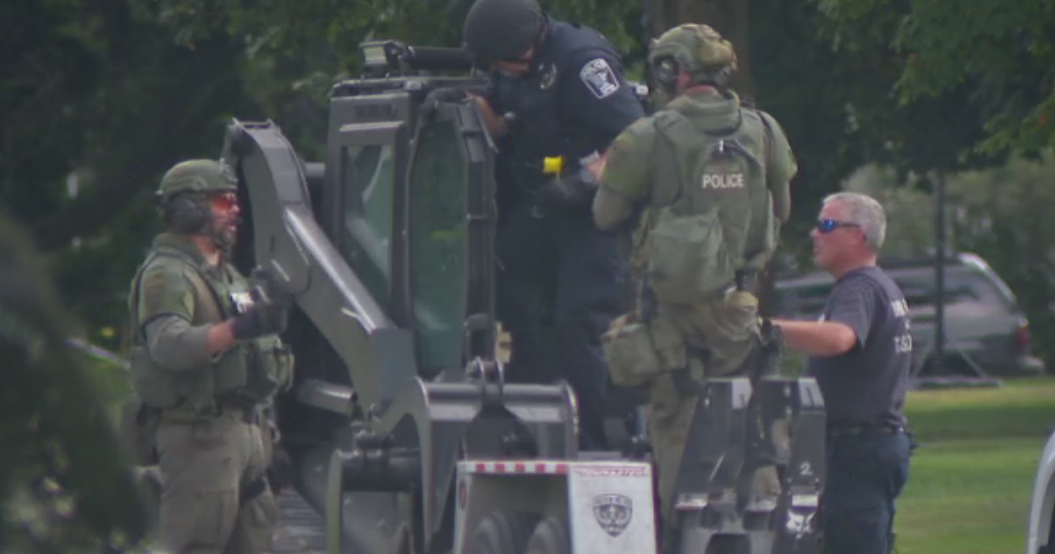 West St. Paul standoff ends after officer shoots, kills man who ...