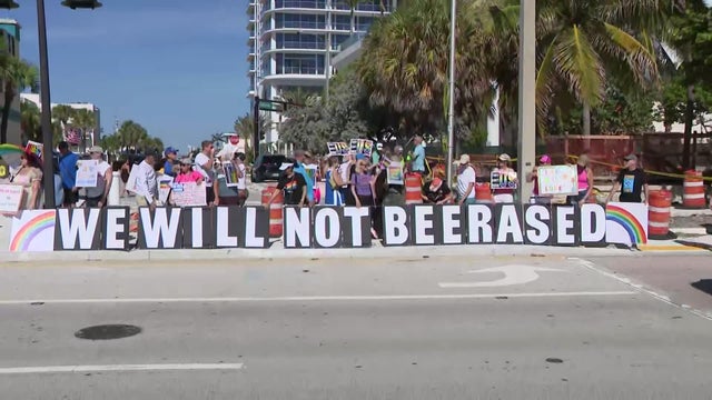 ftl-crosswalk-protest-sat-8-30-25.jpg 