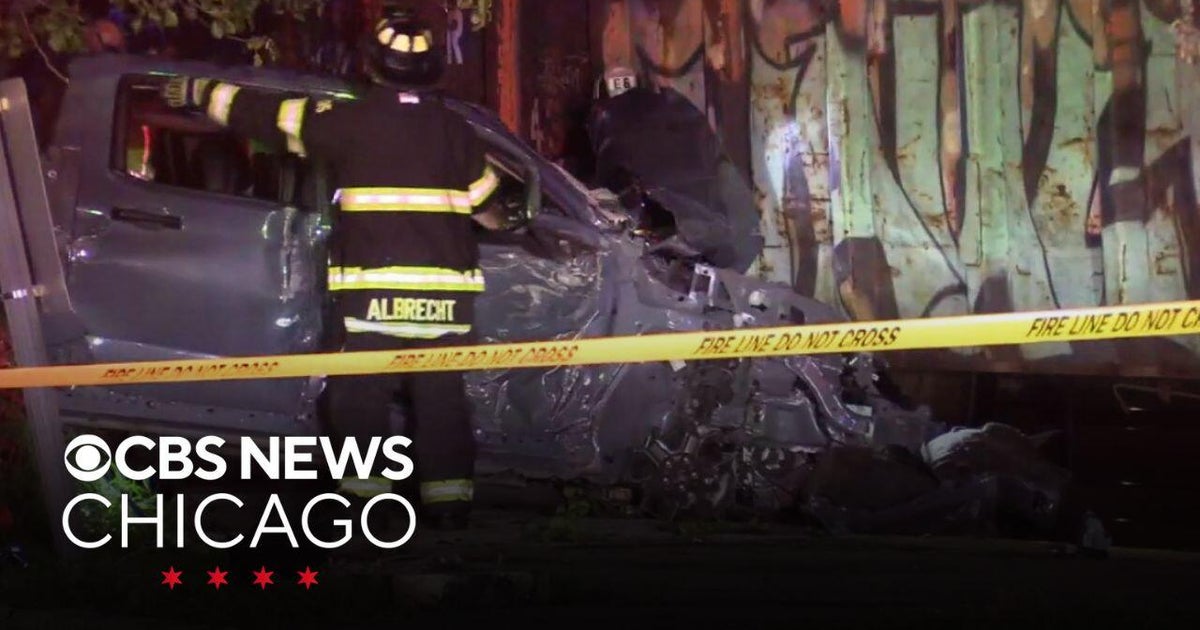 Police investigate truck and train collision in Glenview - CBS Chicago