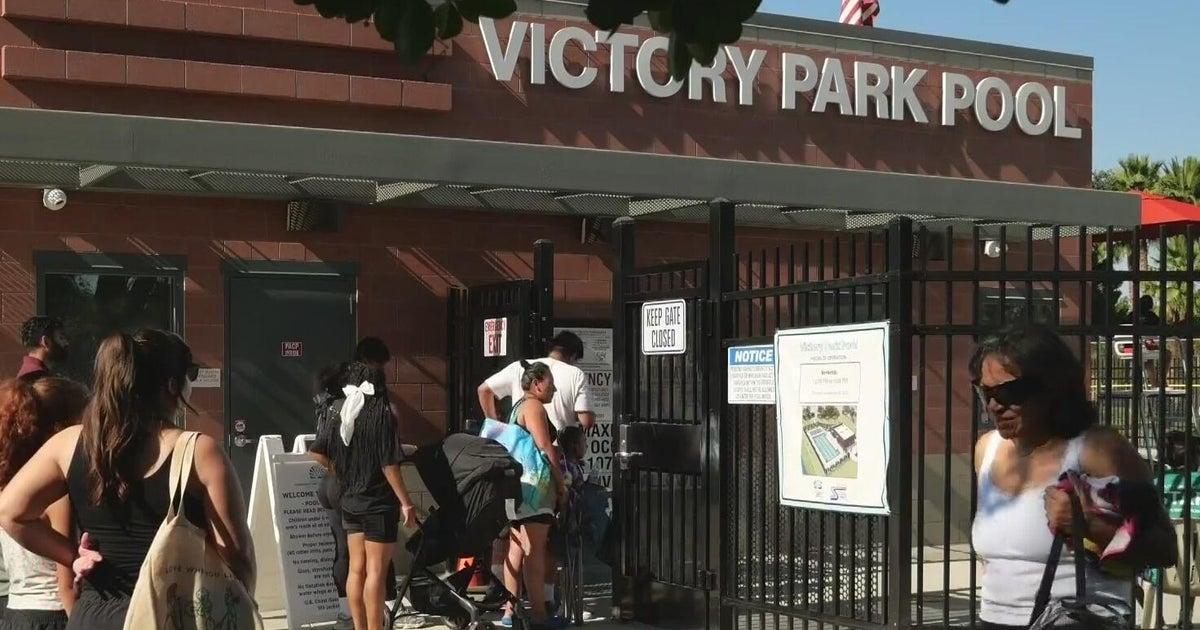 Stockton residents line up to take a dip at newly reopened Victory Park Pool