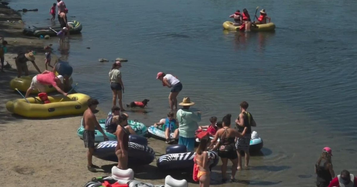 People flock to American River for Labor Day despite alcohol ban, Sacramento high heat