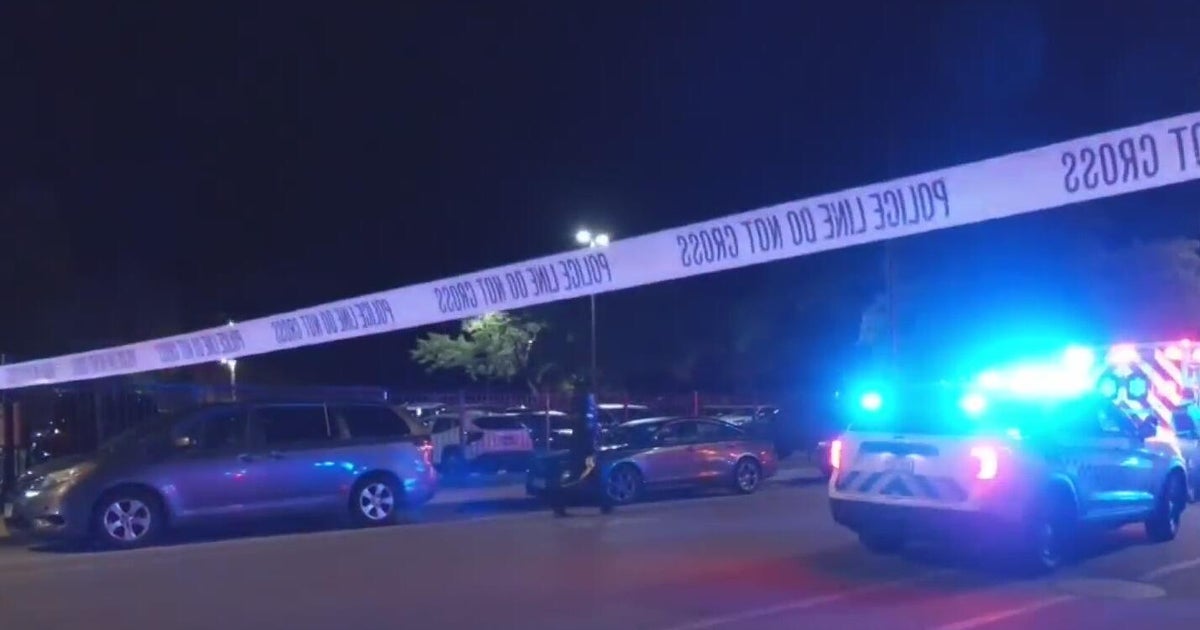 Teen among 5 injured in mass shooting on Chicago's South Side - CBS Chicago