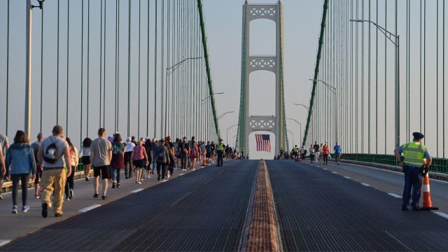 bridge-walk-slider.jpg 