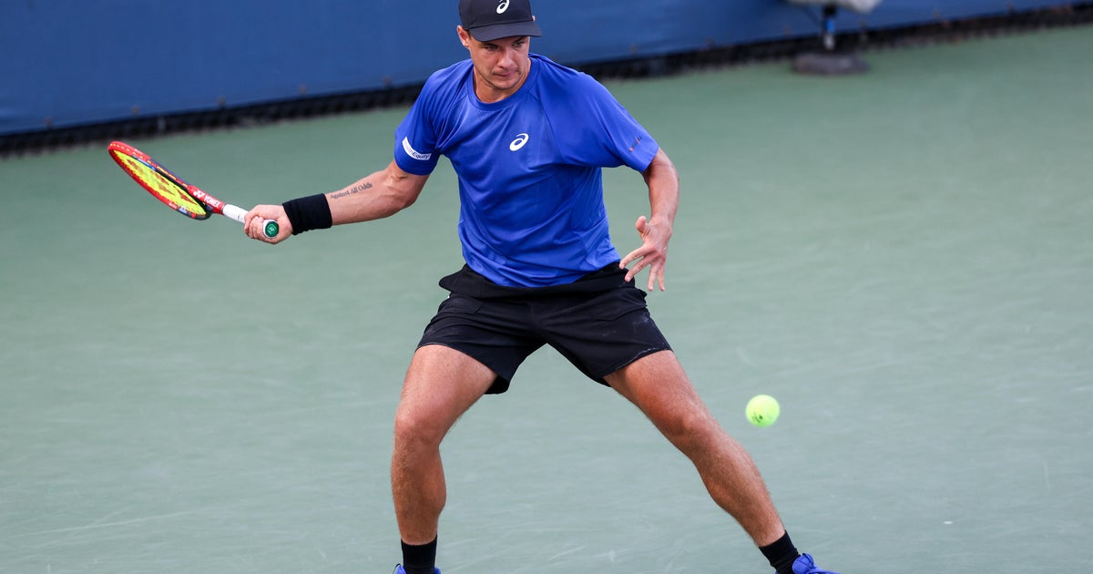 CEO apologizes for snatching tennis star`s hat from boy at U.S. Open: 