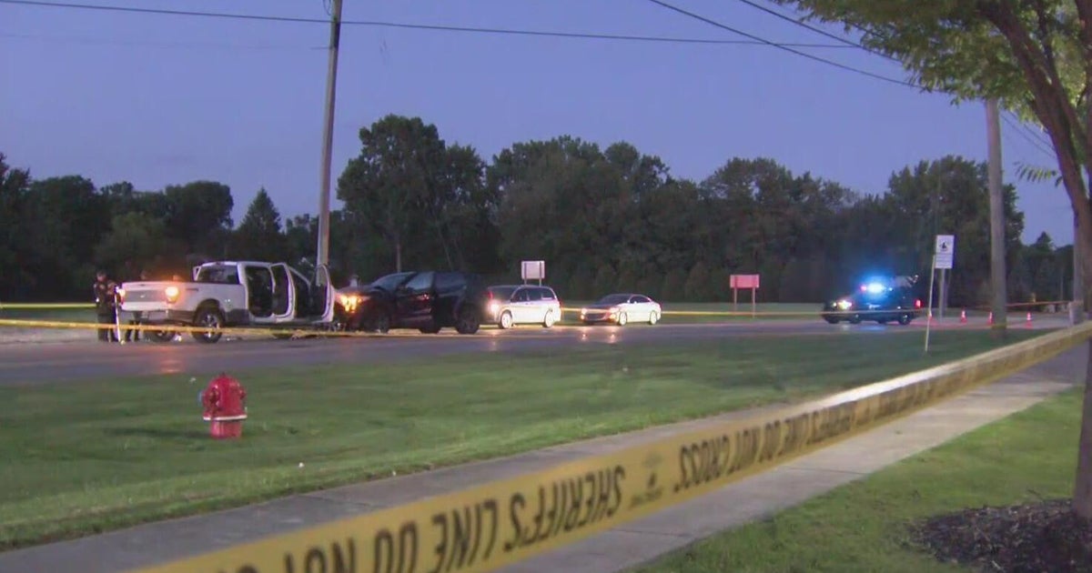 Shooting in hotel parking lot leaves 1 dead, 1 injured - CBS Detroit