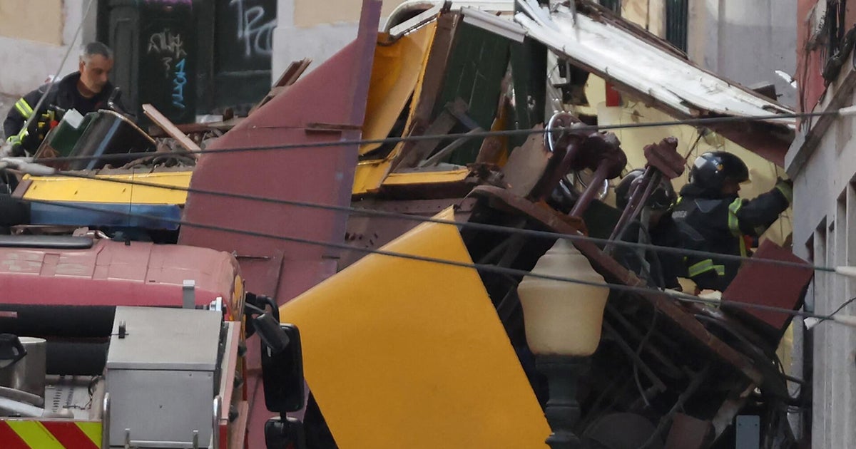 Early details on deadly streetcar derailment in Lisbon