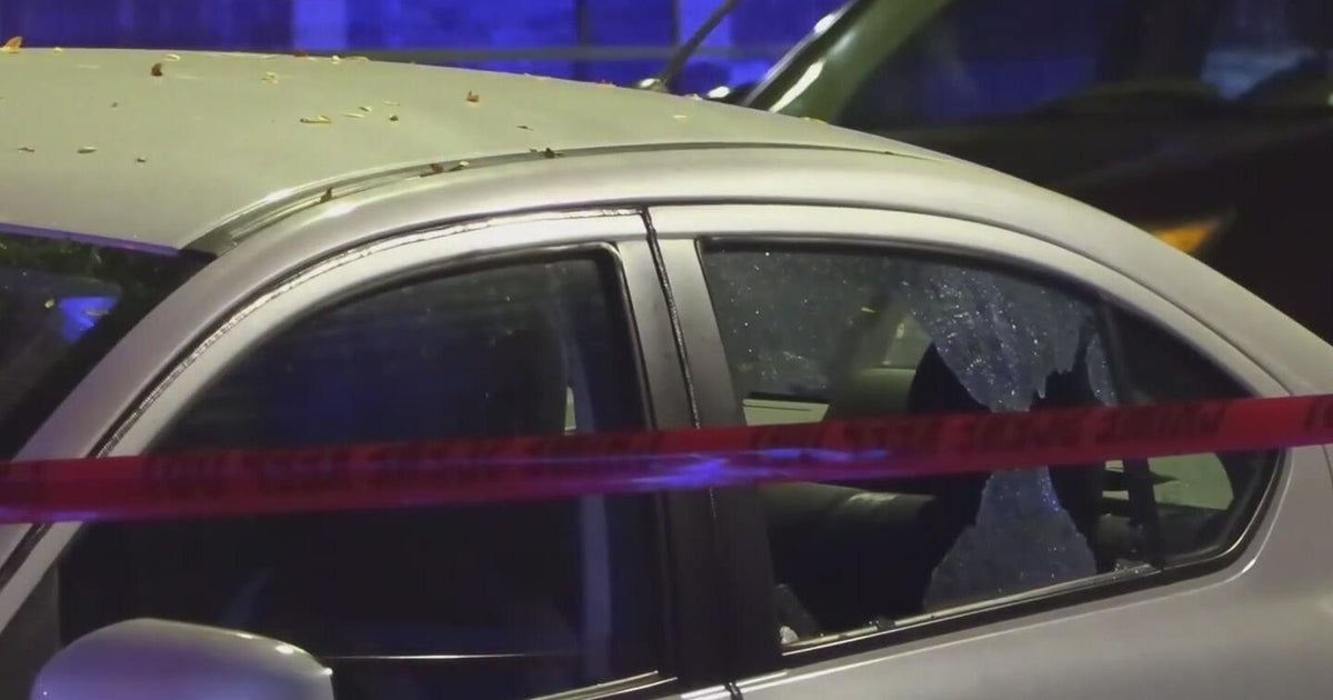 Man, woman critically injured in shooting on Chicago's West Side - CBS ...