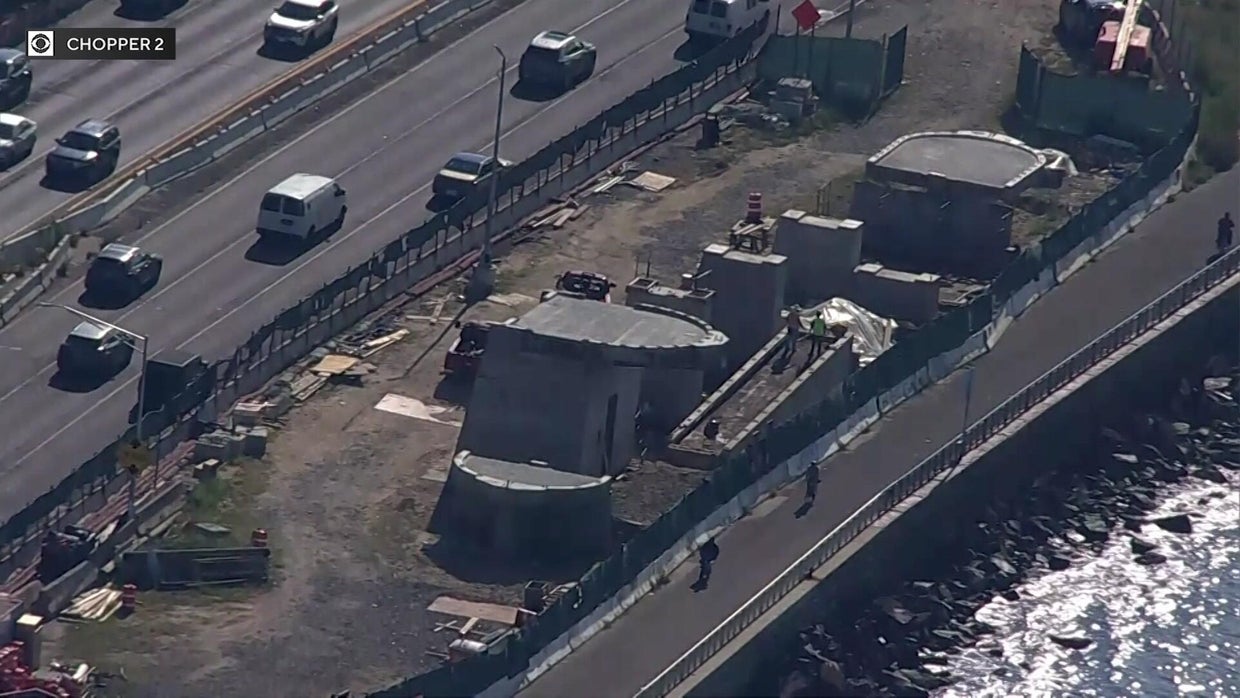 Bath Beach pedestrian bridge reconstruction project drags years behind ...
