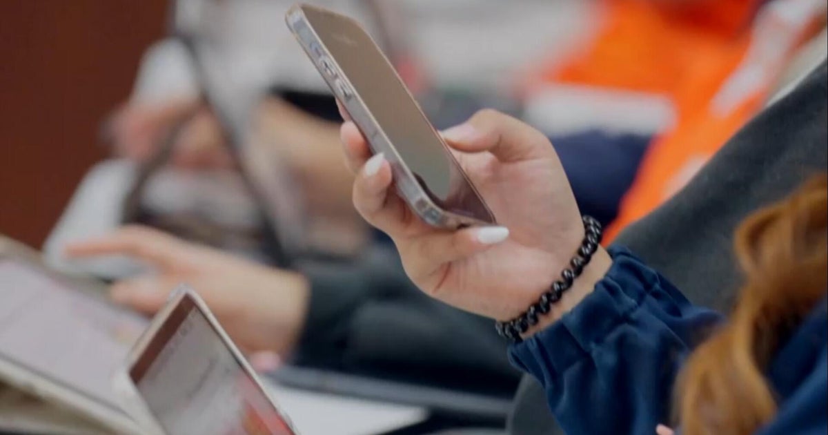 What happened after Georgia school district banned cellphones