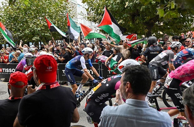 CYCLING-ESP-VUELTA-PALESTINIAN-ISRAEL-DEMO 