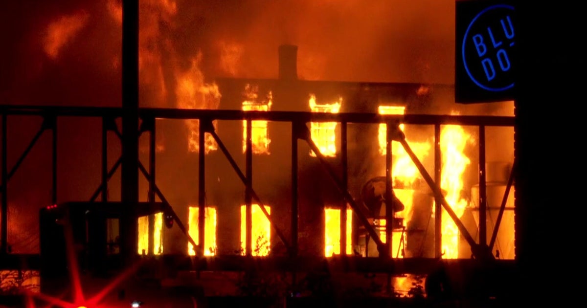 Several buildings collapse during northeast Minneapolis fire; no injuries reported