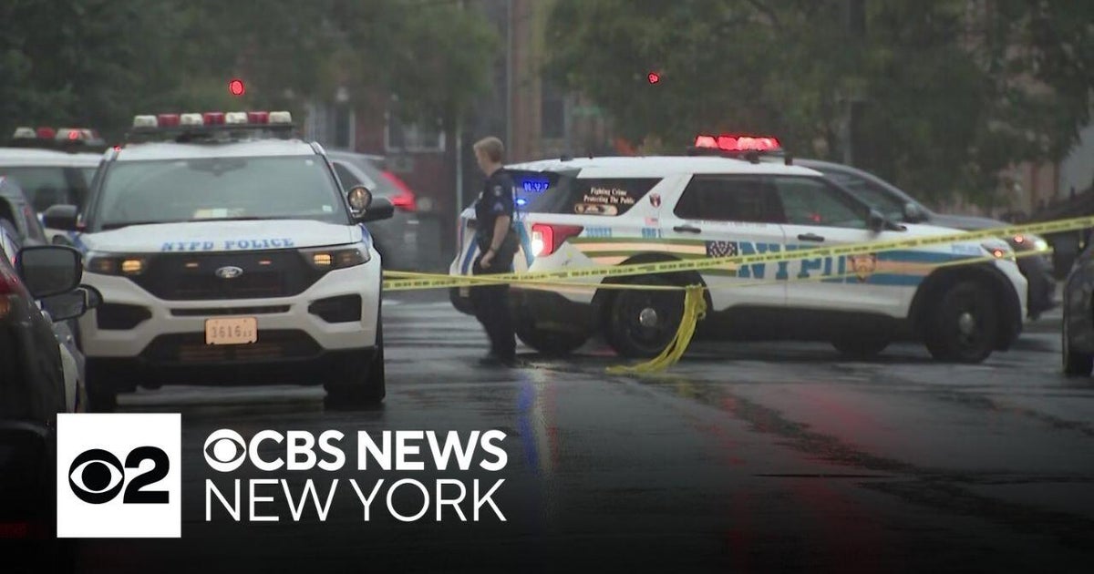 Police shoot man in Brooklyn after officer slashed in head, NYPD says ...