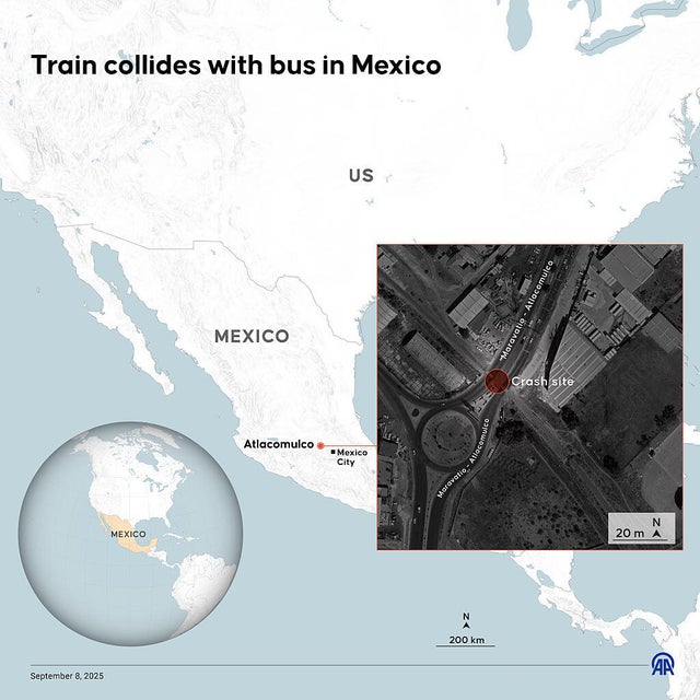 Train collides with bus in Mexico 