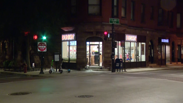 clark-street-dunkin-burglary.png 