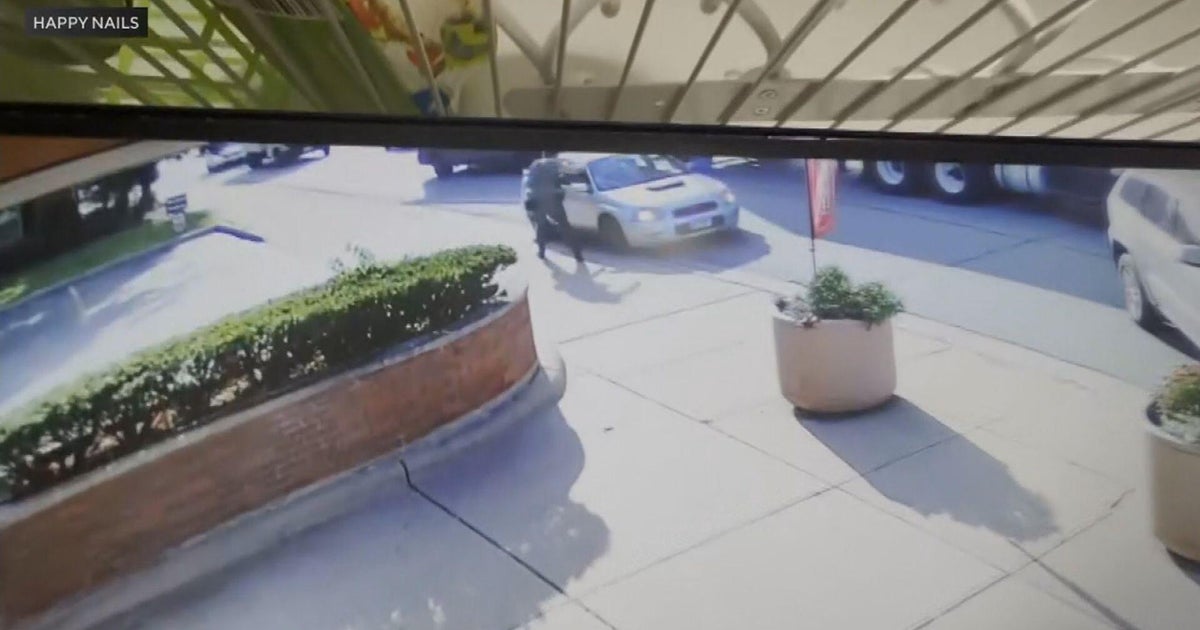ICE agent shoots, kills man in Franklin Park, Illinois, after suspect tries to drive into agents, DHS says
