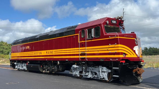 mbta-heritage-locomotives-pkg-transfer-frame-1450.jpg 