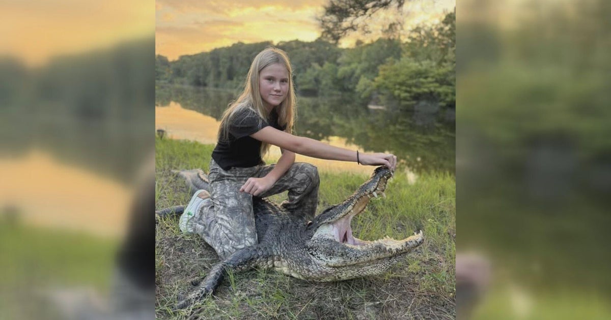 11-year-old Texas girl captures huge 300-pound alligator near Houston